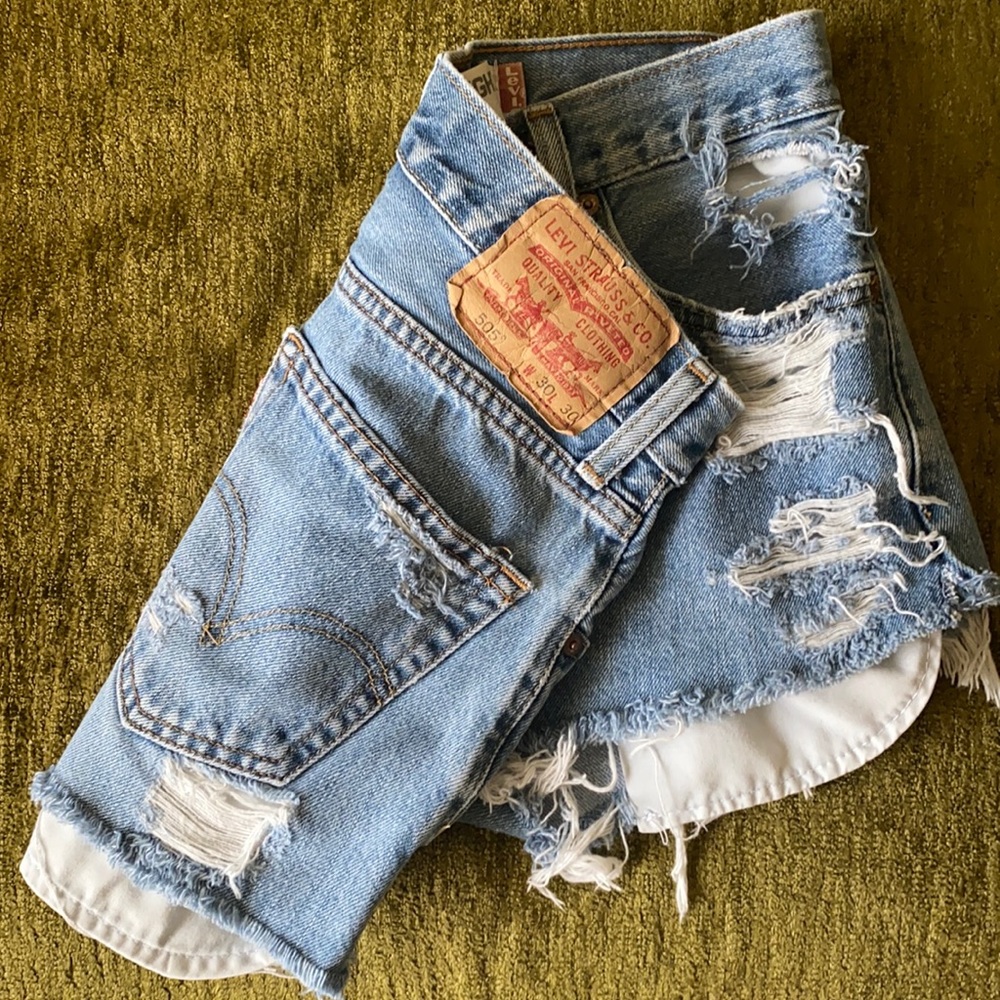 Vintage Levis 505 jean shorts